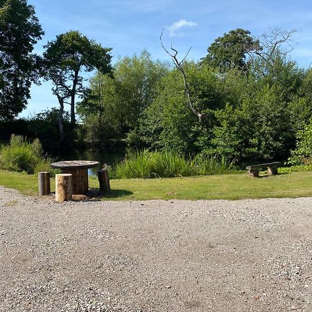 Kingfisher Cabin - Wild Escapes Wrenbury Off Grid Glamping - Ages 12 And Over Baddiley Екстериор снимка