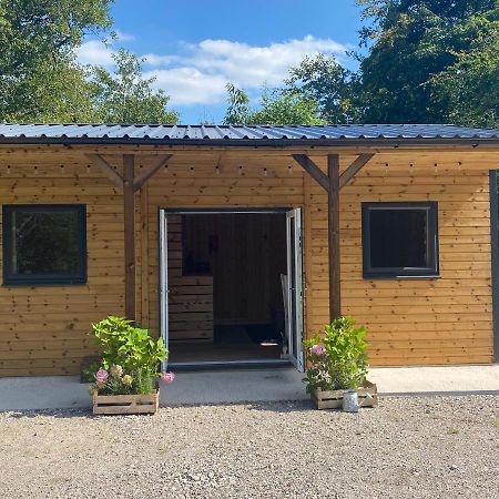 Kingfisher Cabin - Wild Escapes Wrenbury Off Grid Glamping - Ages 12 And Over Baddiley Екстериор снимка