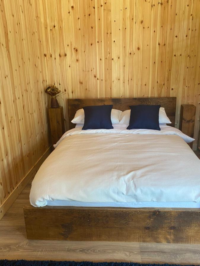 Kingfisher Cabin - Wild Escapes Wrenbury Off Grid Glamping - Ages 12 And Over Baddiley Екстериор снимка