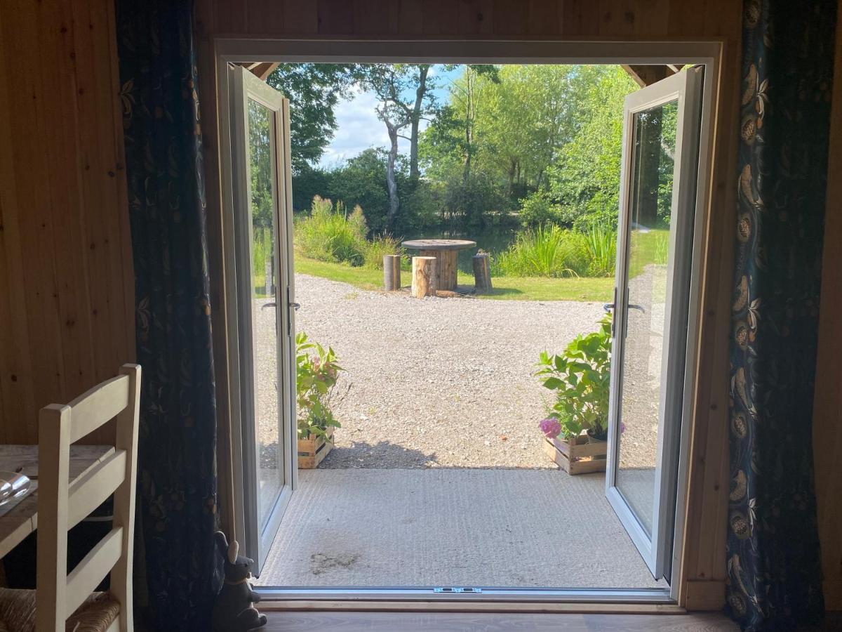 Kingfisher Cabin - Wild Escapes Wrenbury Off Grid Glamping - Ages 12 And Over Baddiley Екстериор снимка