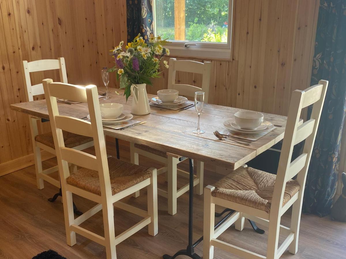 Kingfisher Cabin - Wild Escapes Wrenbury Off Grid Glamping - Ages 12 And Over Baddiley Екстериор снимка